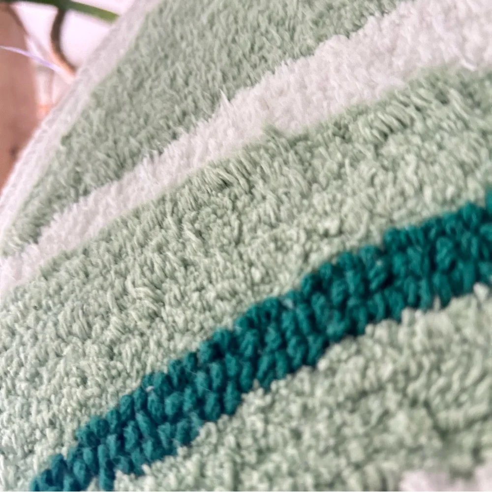 🌴Target Room Essentials Leaf - Shaped Bath Rug | Green and Yellow Bath